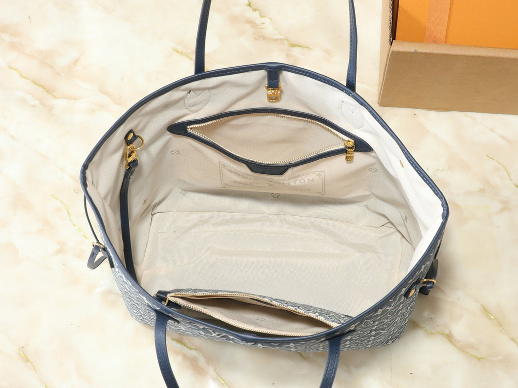 Louis Vuitton Neverfull MM Blue-Gray Tote Bag — detail