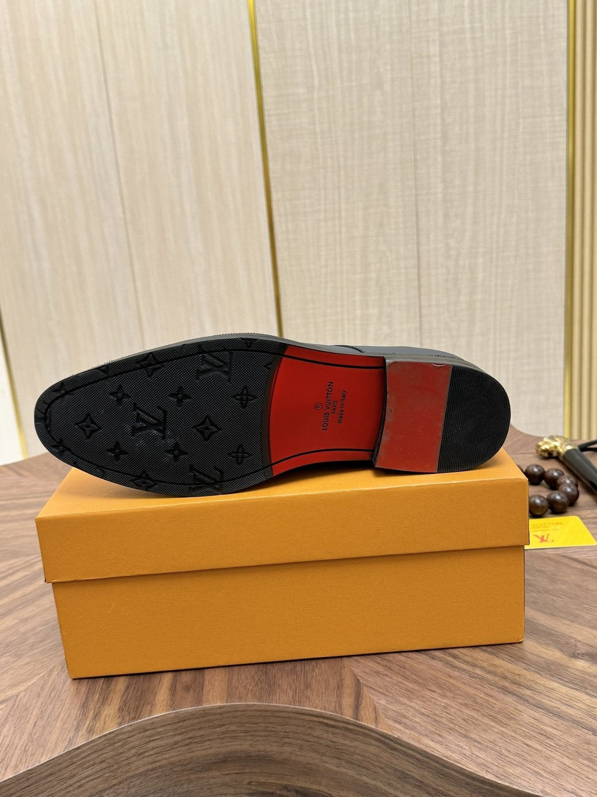 Louis Vuitton Plain-Toe Lace-Up Shoes — back