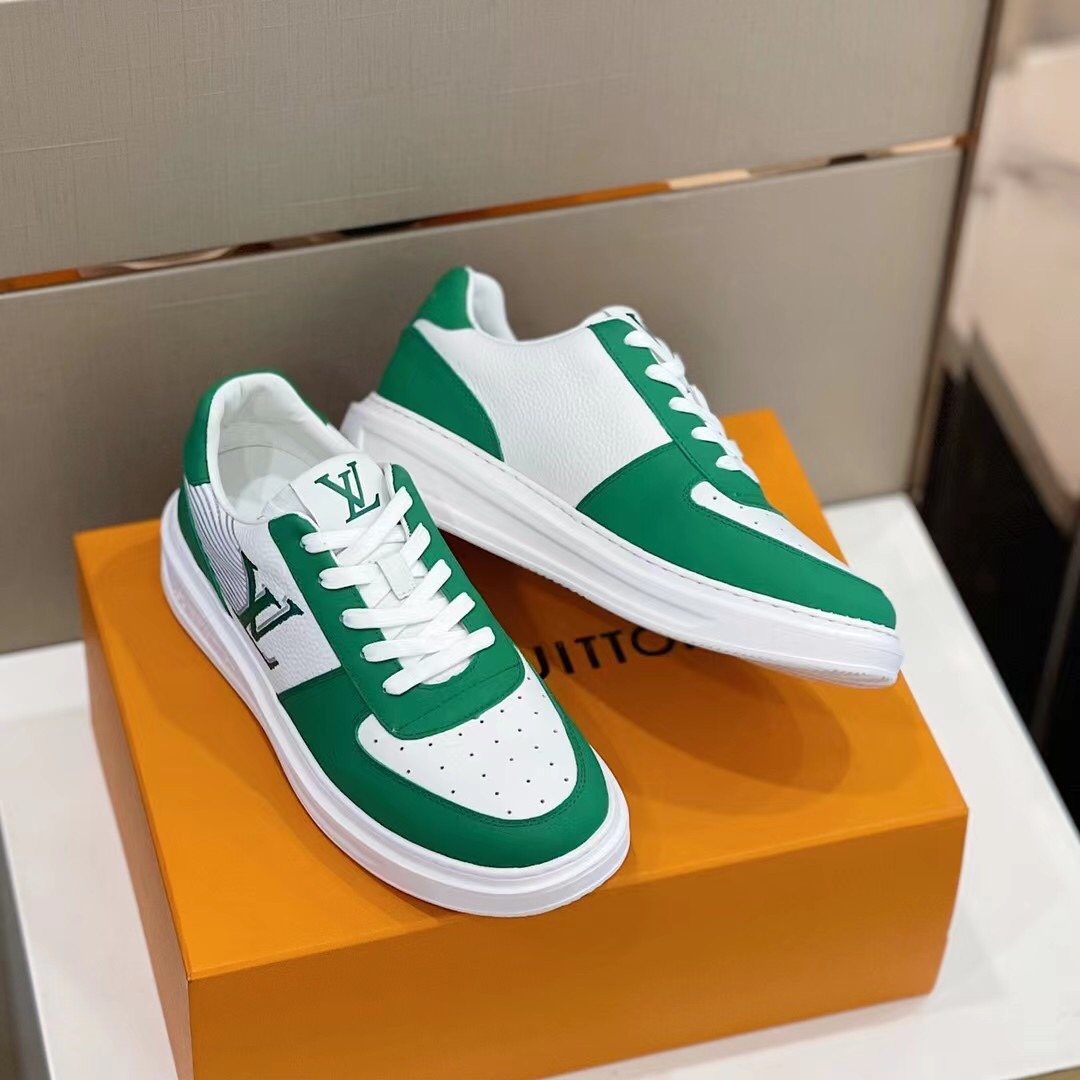 Louis Vuitton Side Lettering Low-Top Sneakers — model