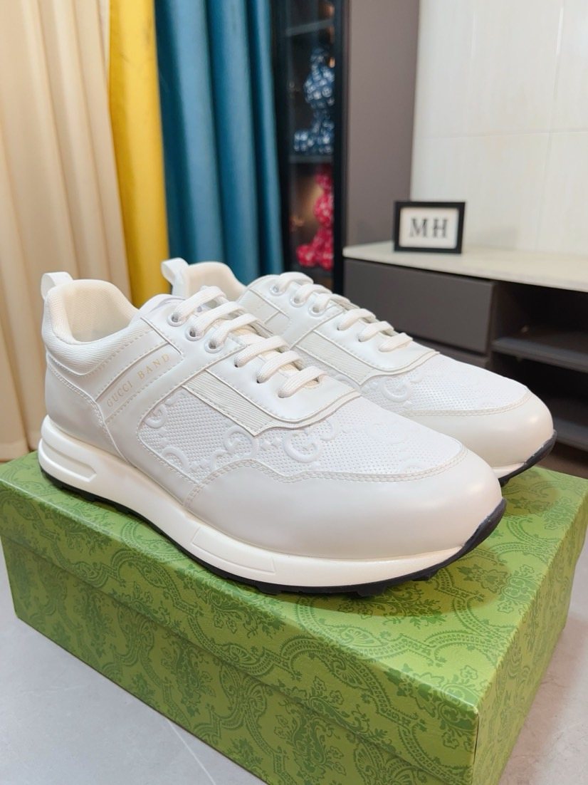 Gucci Men’s Textured Low-Top Sneakers — side
