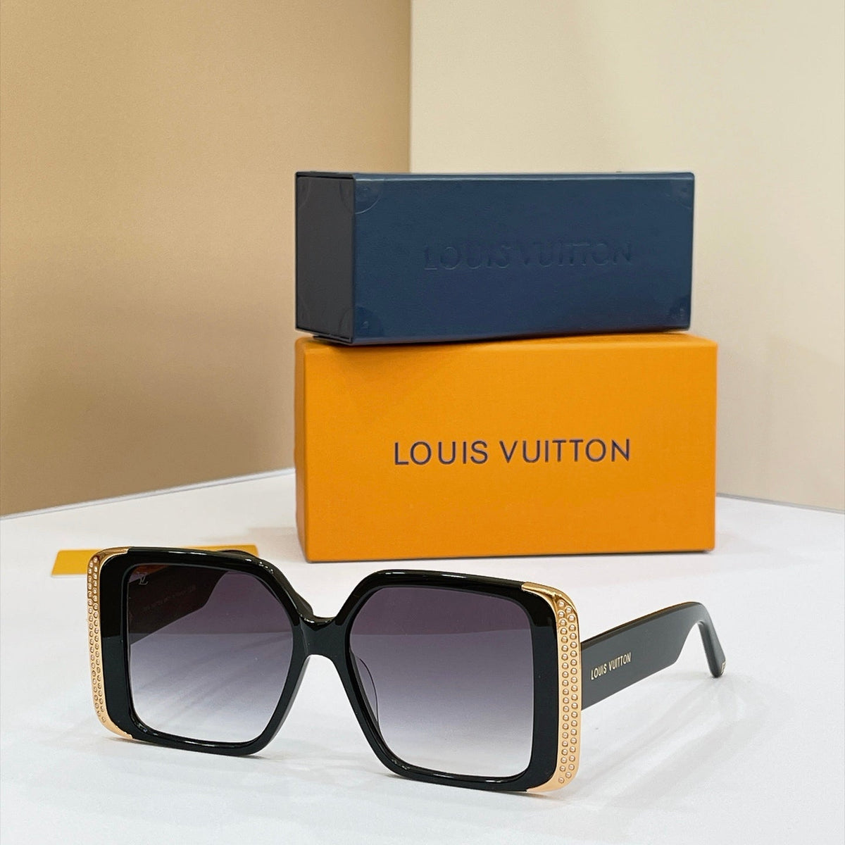 Louis Vuitton Sunglasses – Z1998W