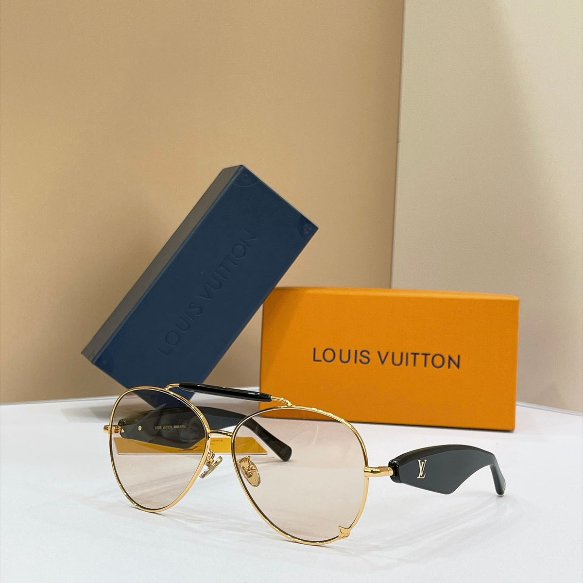 Louis Vuitton Sunglasses – Z3462U
