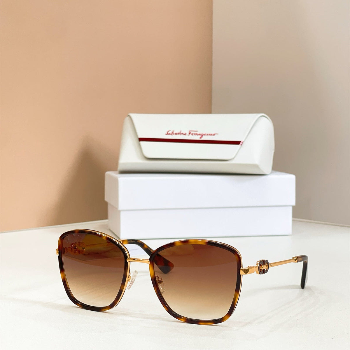Salvatore Ferragamo Sunglasses – SF1470L